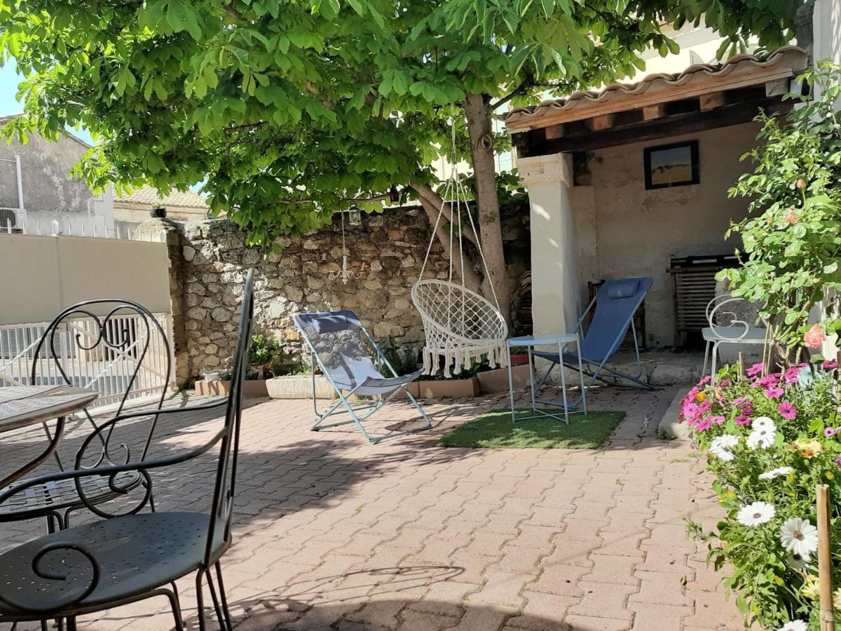La Capucinette A L'Ombre Du Marronnier Villa Мосан ле Алпил Екстериор снимка
