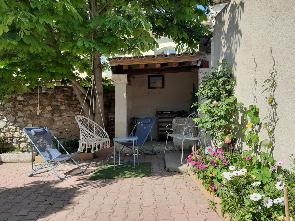 La Capucinette A L'Ombre Du Marronnier Villa Мосан ле Алпил Екстериор снимка